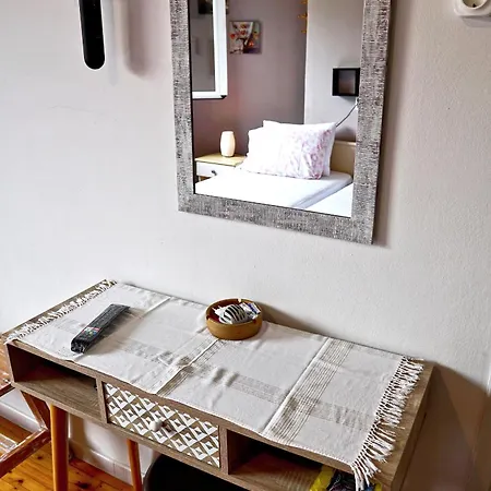 302 Sea And Sun Apartment's Проживание в семье Кардамили