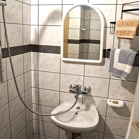 302 Sea And Sun Apartment's Проживание в семье *