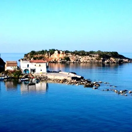 302 Sea And Sun Apartment's Проживание в семье