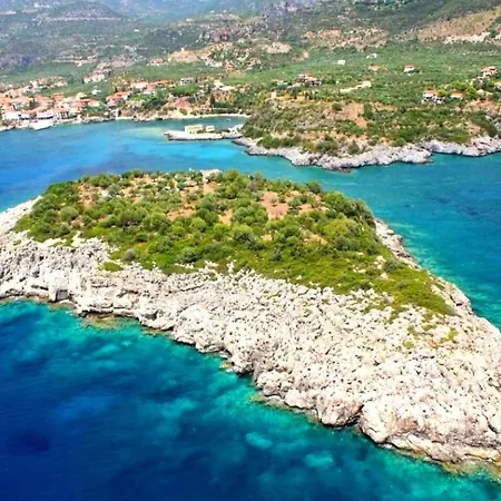 302 Sea And Sun Apartment's