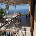 302 Sea And Sun Apartment's Homestay Kardamyli