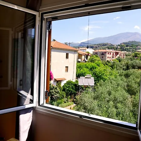 Δωμάτια σε οικογενειακή κατοικία 302 Sea And Sun Apartment's *